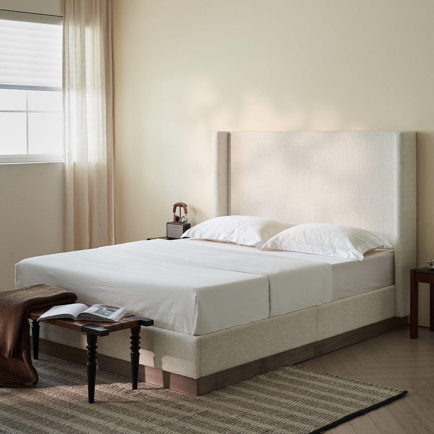 Hosford - Minimalist Upholstered Wingback Bed With Wood Base Platform