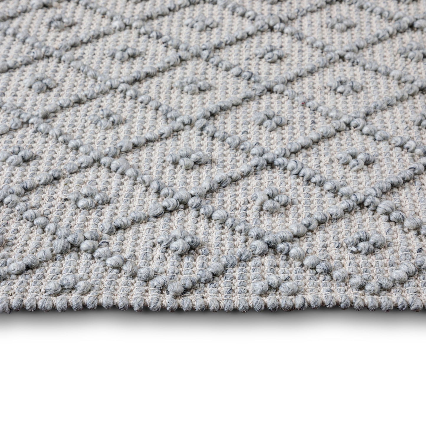 Millow - 8' X 10' Area Rug - Silver