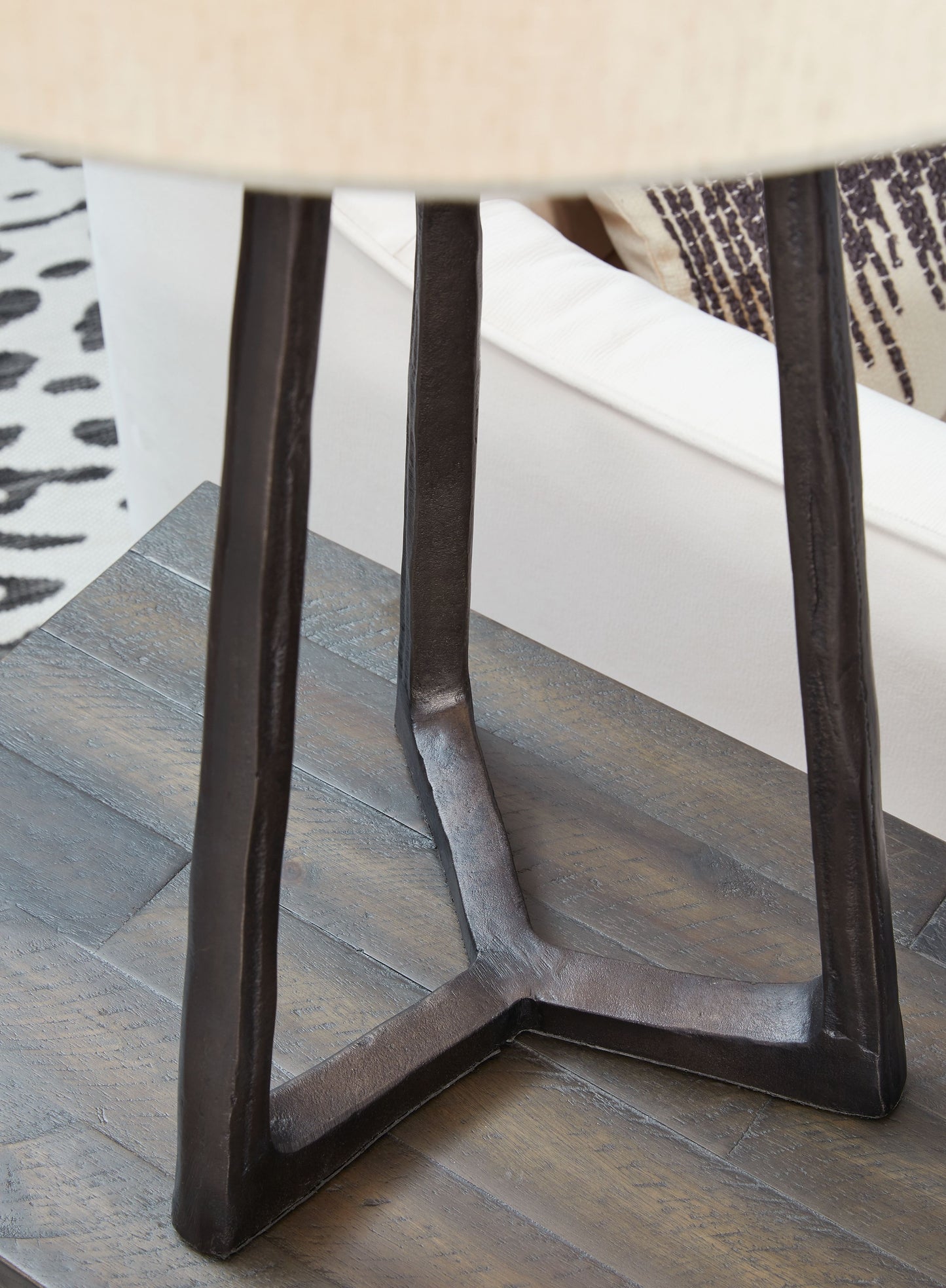 Ryandale - Table Lamp